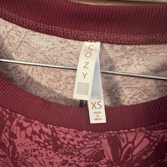 LULAROE Cozy Kate 3/4 Sleeve Shirt Beautiful Purple Butterfly - Picture 3 of 6